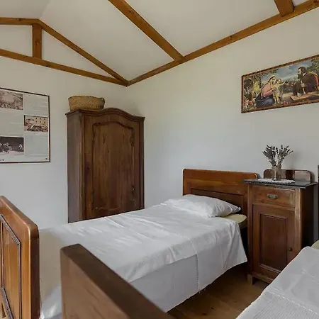 Charming Slovenia Holiday Home On A Vineyard Nyaraló *